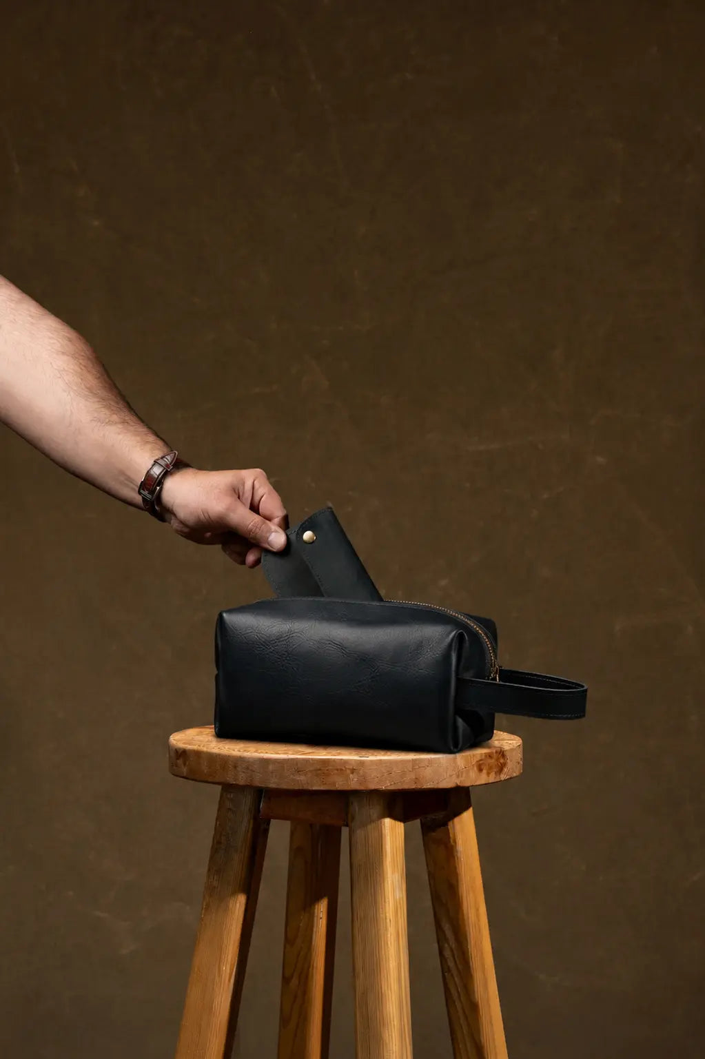 Viaticus — Leather Wash Bag