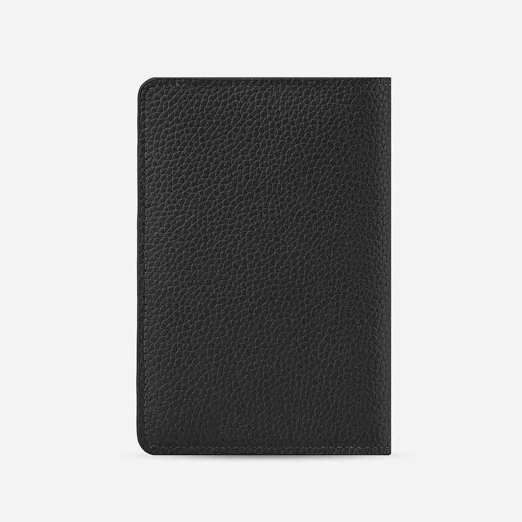 Iter — Full-Grain Pebbled Leather Passport Holder